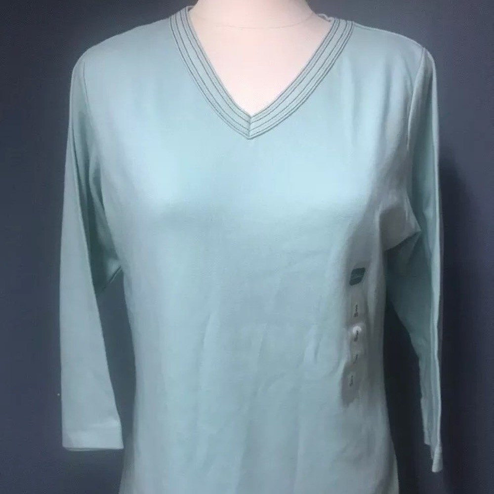 Cabelas small turquoise vneck top 3/4 sleeves